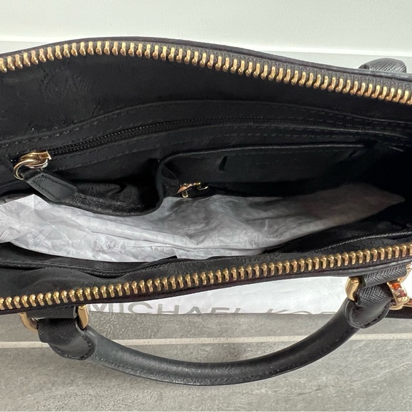 Michael Kors Cindy Medium Saffiano Leather Dome Satchel - Picture 2 of 2